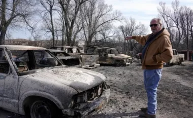Zjarr i madh në Teksas: Vriten mijëra bagëti, dy persona të vdekur
