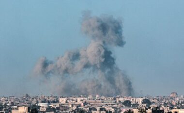 Të paktën 11 të vrarë në një sulm ajror izraelit në Rafah