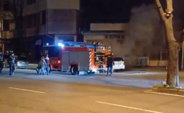 Shkodër/ Përfshihet nga flakët një makinë, policia në vendngjarje
