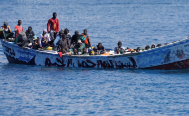 Rojet bregdetare shpëtojnë 124 emigrantë në Ishujt Kanari