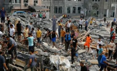 Agjërim në luftë, besimtarët në Gaza falen në gërmadha