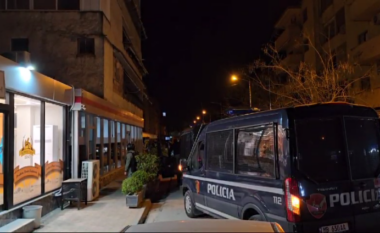 VIDEO/ FNSH zhvillojn aksion ‘blic’ në Vlorë, disa të shoqëruar