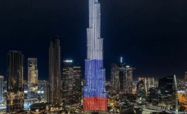 Burj Khalifa, ndërtesa më e lartë në botë ndriçohet me ngjyrat e flamurit rus