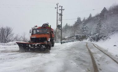 Përkeqësohet moti në vend, rikthehen reshjet e dëborës në zonat malore