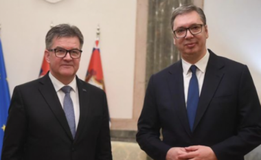 ​Lajçak dhe Vuçiç takohen në Beograd, flasin për hapat drejt normalizimit të marrëdhënieve Kosovë-Serbi