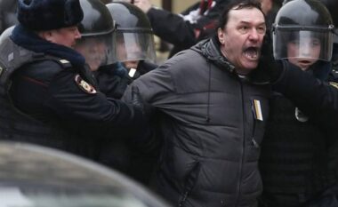 Protestë për zgjedhjet presidenciale në Rusi, të paktën 74 persona të arrestuar
