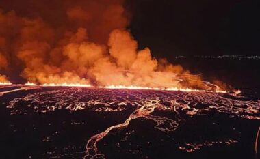 Vazhon të derdhet llavë nga vullkani që shpërtheu të shtunën në Islandë për herë të tretë brenda një viti