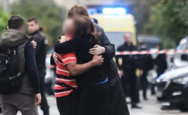 Ngjarje e rëndë në Greqi/ Vjehrri vret dhëndrin 39-vjeçar në sy të vajzës dhe nipit