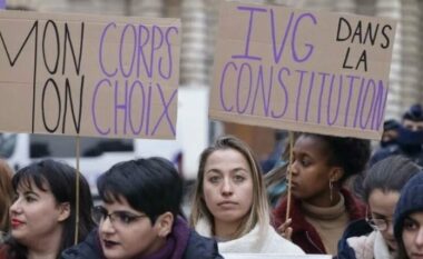 Franca do të përfshijë të drejtën e abortit në Kushtetutë