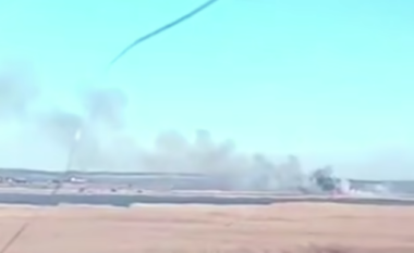 VIDEO / Ja pamjet e rrëzimit të aeroplanit rus nga forcat ukrainase