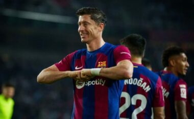 Rivali i Barcelonës po monitoron situatën e Robert Lewandowskit