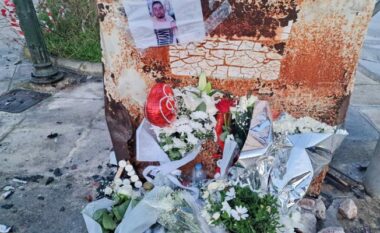 Lot dhe lule, zi për 19-vjeçarin shqiptar që humbi jetën në aksidentin tragjik