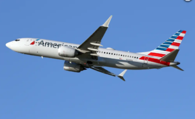 Nëna e dy fëmijëve vdes papritur gjatë fluturimit në linjat American Airlines (fotot)
