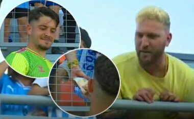 VIDEO / “Unë nuk jam një milioner”, Futbollisti i Malagas kapet nga kamerat duke ia shitur fanellën një tifozi