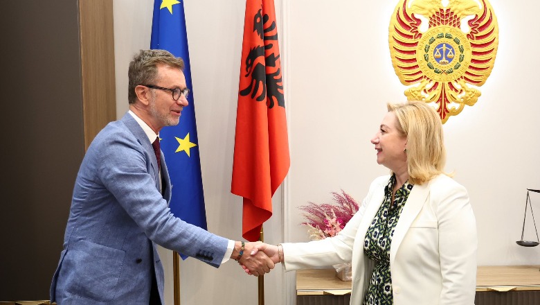 Ambasadori i BE-së takon Holta Zaçajn: Gjykata Kushtetuese institucion kyç për demokracinë në Shqipëri