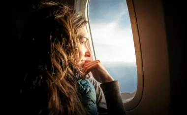 Aerofobia: Ç’duhet të dish për frikën nga fluturimet me avion