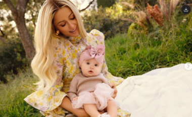 Paris Hilton publikon për herë të parë imazhin e vajzës së saj
