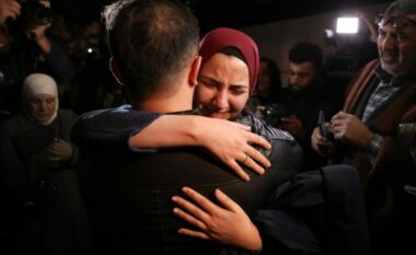 Të burgosurit palestinezë të liruar nga Izraeli : Na rrahën dhe na torturuan, ushtria lëshoi ​​qen mbi ne