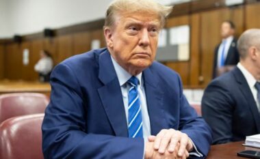 “Nuk besoj se do të jem e drejtë dhe e paanshme” Jep dorëheqjen njëra prej pjesëtarëve të trupit gjykues në rastin kundër Donald Trump