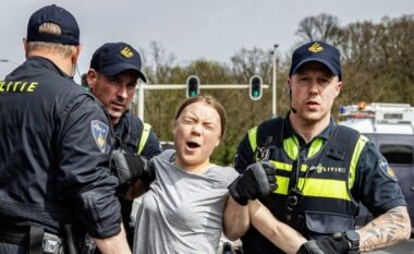 VIDEO/ Arrestohet aktivistja e klimës Greta Thunberg, shkak bllokimi i autostradës gjatë demonstratës