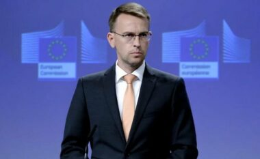 Zëdhënësi i BE-së paralajmëron Kosovën e Serbinë: Po s’zbatuan marrëveshjen, do kenë pasoja