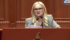 Dha firmën për Rithemelimin kundër Olta Xhaçkës, deputetja e PD-së sqaron votën e saj në Kuvend