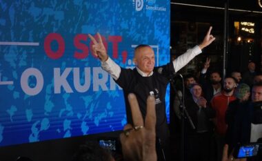“Rama do ikë, do të shporret!” Meta i shkon te shtëpia liderit demokrat: Moj Serbi, murin ta prisha se më thonë Sali Berisha