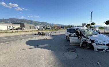 Aksident i rëndë në Prizren mes një veture dhe një motori, humbin jetën dy persona
