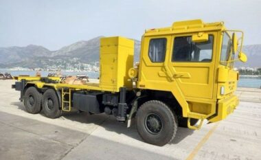 Serbia kamuflon automjetet ushtarake nga Kina si makina ndërtimi