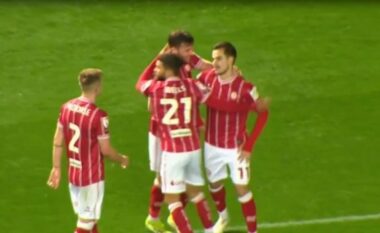 VIDEO / Anis Mehmetit i mjaftojnë 2 minuta për golin, festë me flamurin shqiptar në Angli
