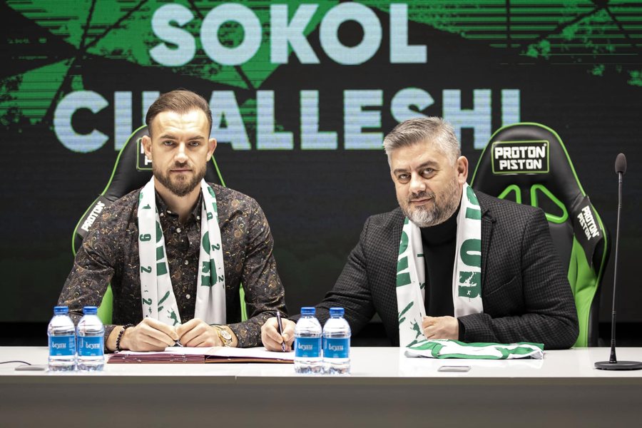 I preferuari i Sylvinhos për sulmin e Kombëtares, Sokol Cikalleshi firmos kontratën e re