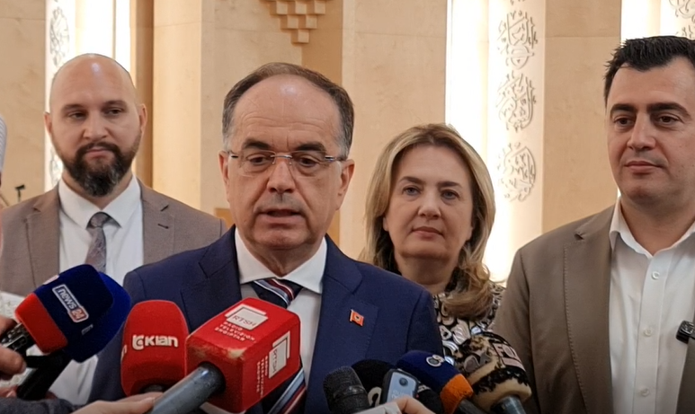 Presidenti Begaj uron Fitër Bajramin nga Elbasani: Me lutjet e pranuara, besimtarët do të jenë qytetarë më të denjë për shoqërinë