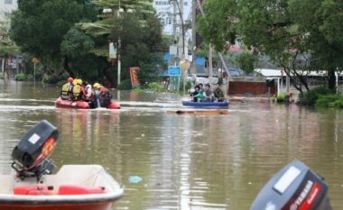 Përmbytjet në Kinë, raportohet për 11 persona të zhdukur