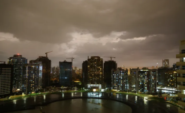 Dubai e shkaktoi vetë kaosin? Dyshime se modifikuan retë për të prodhuar shi