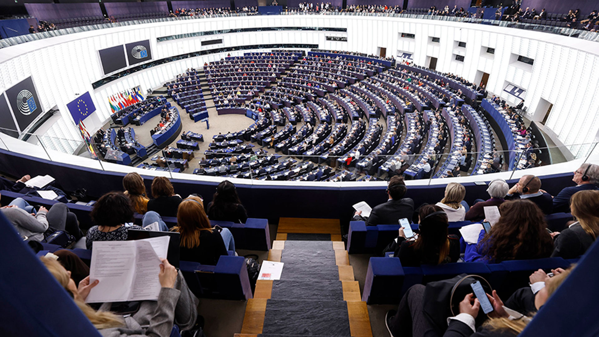 Moment “historik” për Europën! Parlamenti Evropian i jep ‘dritën jeshile’ paktit për Migracionin dhe Azilin.Ja çfarë përfshin paketa