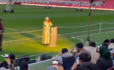 VIDEO / Liverpooli e kupton rëndësinë e Ramazanit! Ezani jehon në Anfield, 3000 tifozë marrin pjesë