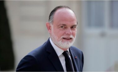 Policia bastis zyrat e ish-kryeministrit francez Edouard Philippe, dyshime për korrupsion