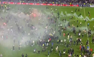 VIDEO / Lyon në finale të Kupës së Francës pas 12 vitesh, tifozët “pushtojnë” fushën