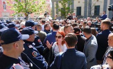 Vasili thirrje qytetarëve në protestë: Prangosini me duart tuaja