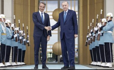 Mitsotakis në Ankara, takohet me presidentin Erdogan
