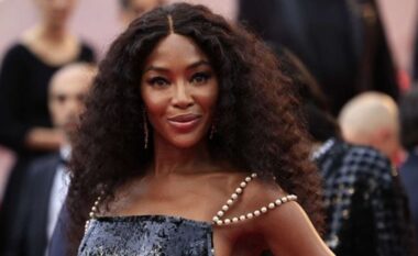 Naomi Campbell vesh të njëjtin fustan pas 3 dekadash dhe duket mahnitëse