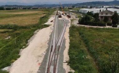 Hekurudha Tiranë-Durrës, përfundojnë 70% e punimeve
