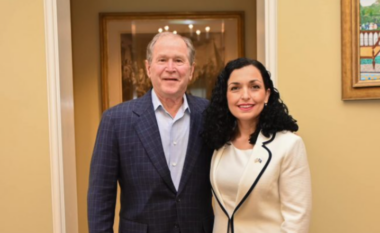 “Lajmëtar dhe avokues për pavarësinë e Kosovës”, Vjosa Osmani takon ish presidentin amerikan, George W. Bush