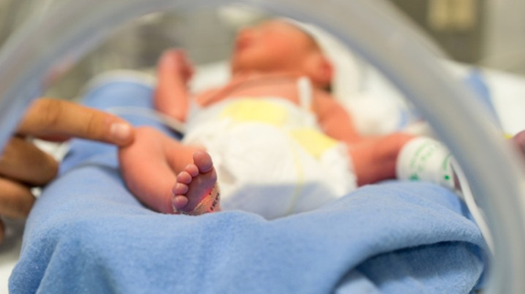Sa operacione cezariane mund të përballojë një grua për lindjen e fëmijëve 