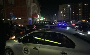 Polici e ndalon për kundravajtje, gruaja e merr para me makinë në Prishtinë, shpallet në kërkim