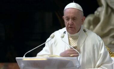 Papa Françesku uron besimtarët ortodoksë për Pashkët: Zoti i ngushëlloftë ata që janë në sprovë