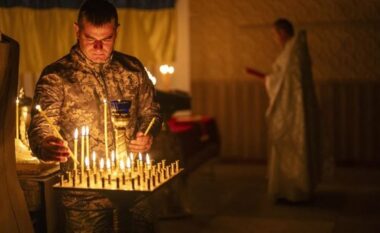 Ukraina shënon Pashkën e saj të tretë në luftë