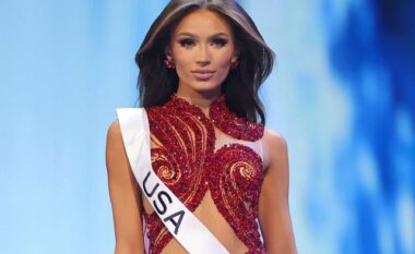 “Kam marrë një vendim shumë të vështirë”, Miss SHBA heq dorë nga titulli dhe kurora për shkak shëndetit të saj mendor