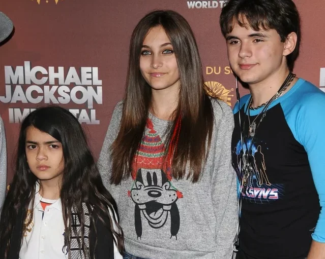 FOTO  Kështu duken sot 3 fëmijët e legjendarit Michael Jackson 