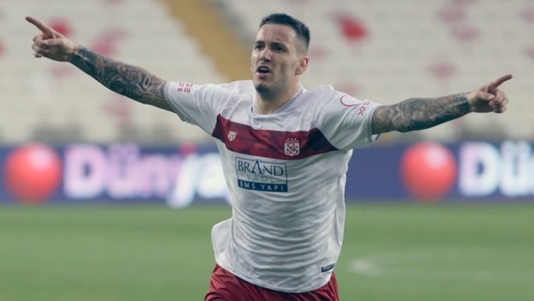 Trajneri i Sivassporit tregon se ata kanë marrë disa oferta për Rey Manajn